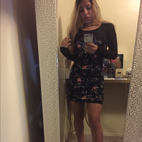 Forever 21 Dresses & Skirts - Forever 21 Mesh Floral Bodycon Dress